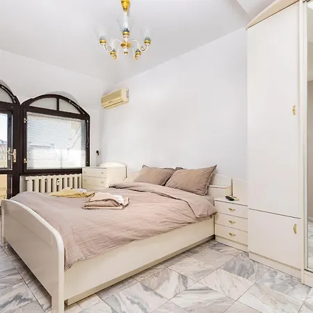 Spacious 2-bedroom Maisonette In Centre By Flat Mаnager Lejlighed *