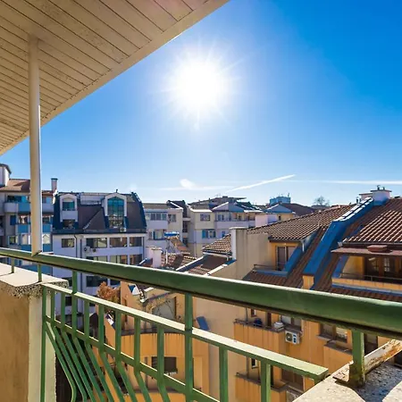 Spacious 2-bedroom Maisonette In Centre By Flat Mаnager